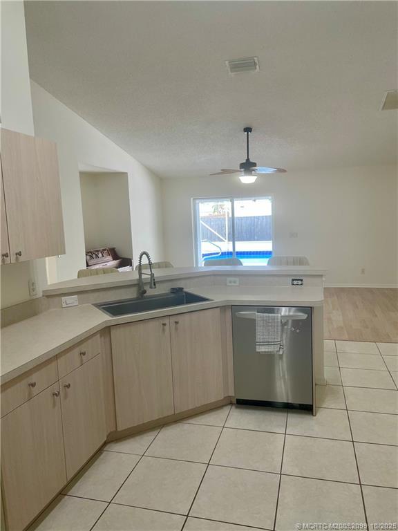 2077 SE Camden Street