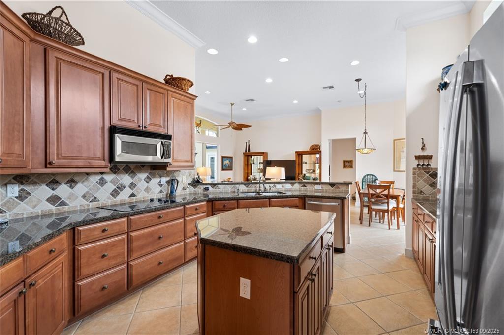 8738 Tompson Point Road