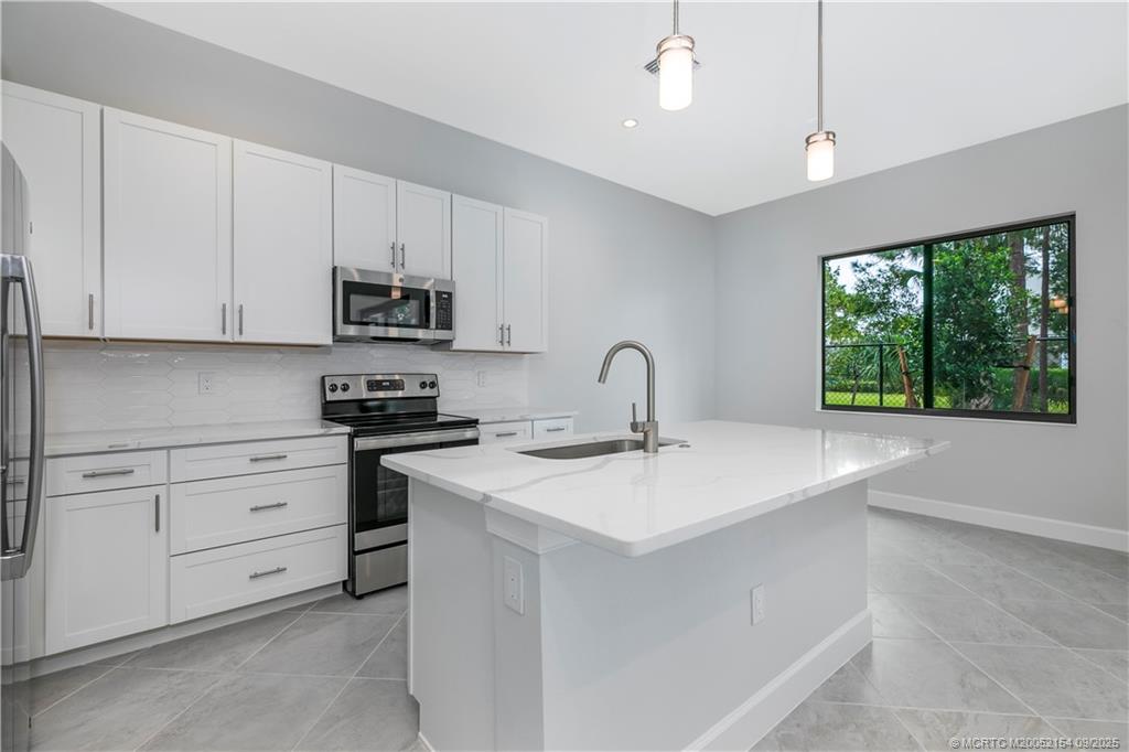 3650 SW Magnolia Ridge Lane