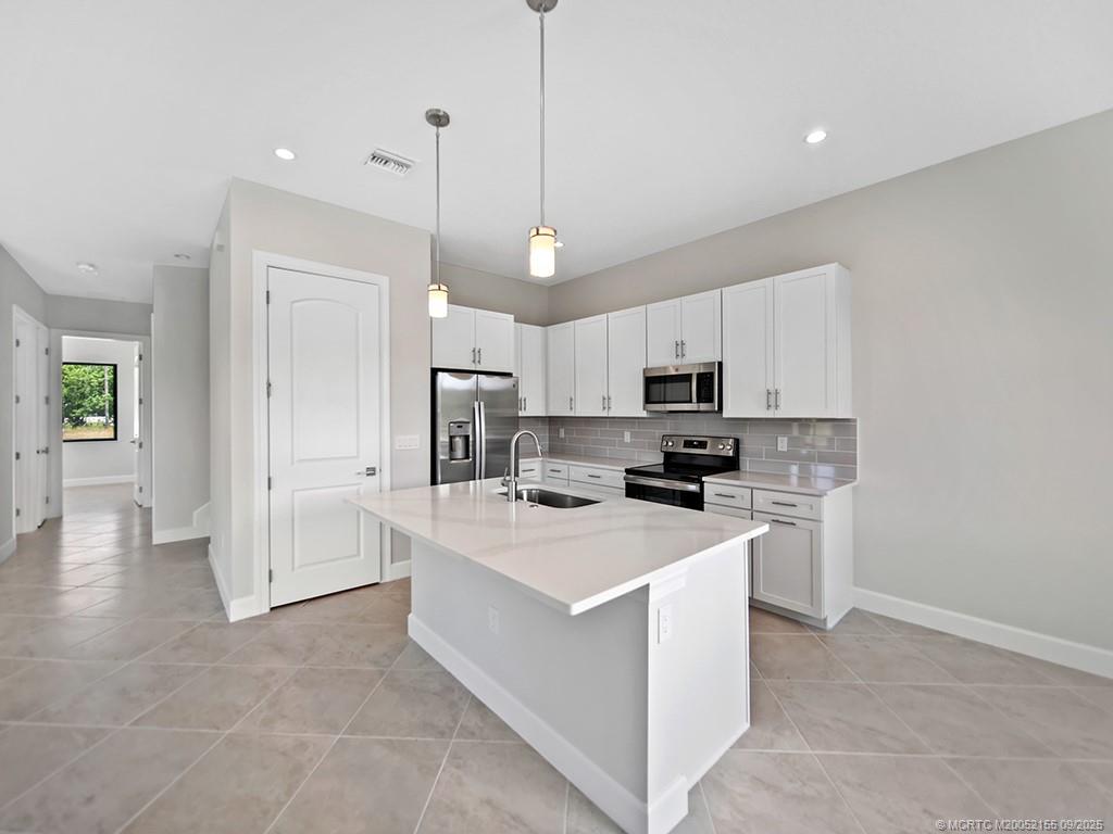 3654 SW Magnolia Ridge Lane