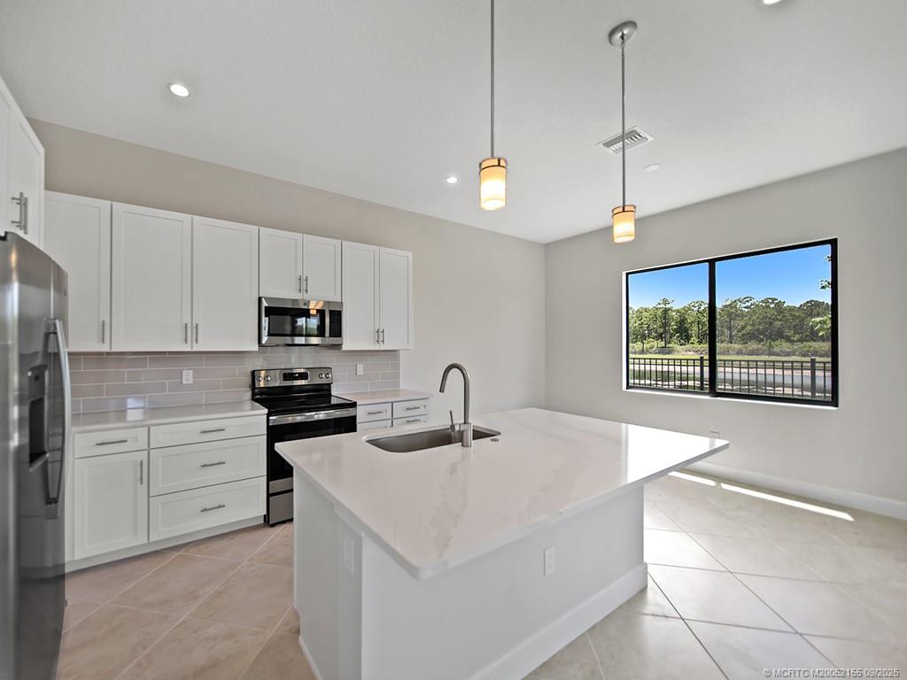 3654 SW Magnolia Ridge Lane