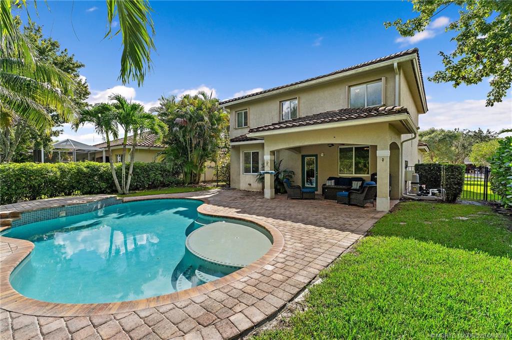 5338 SW Longspur Lane