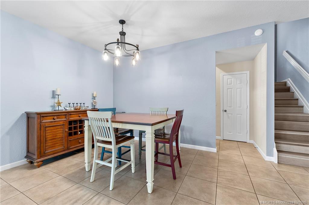 5338 SW Longspur Lane