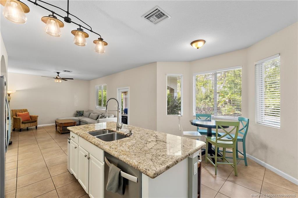 5338 SW Longspur Lane