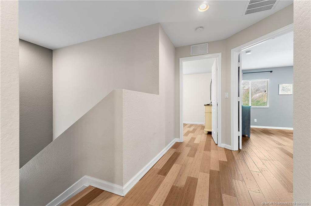 5338 SW Longspur Lane