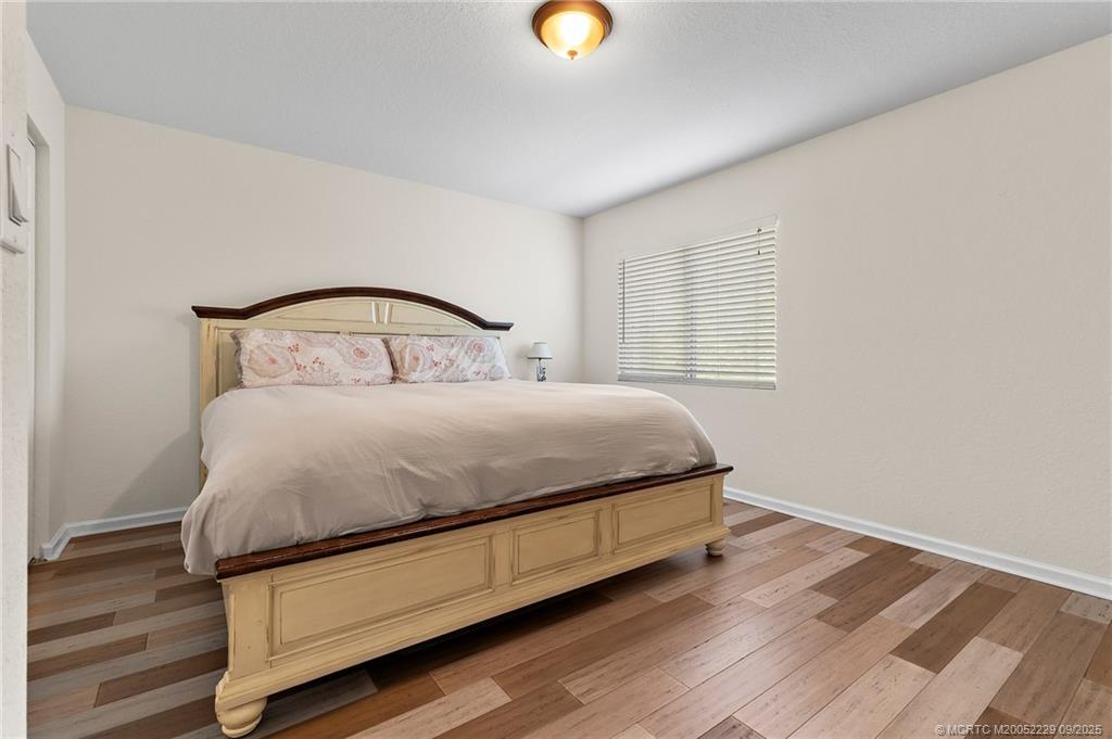 5338 SW Longspur Lane