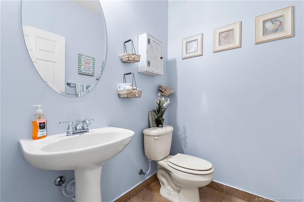 5338 SW Longspur Lane