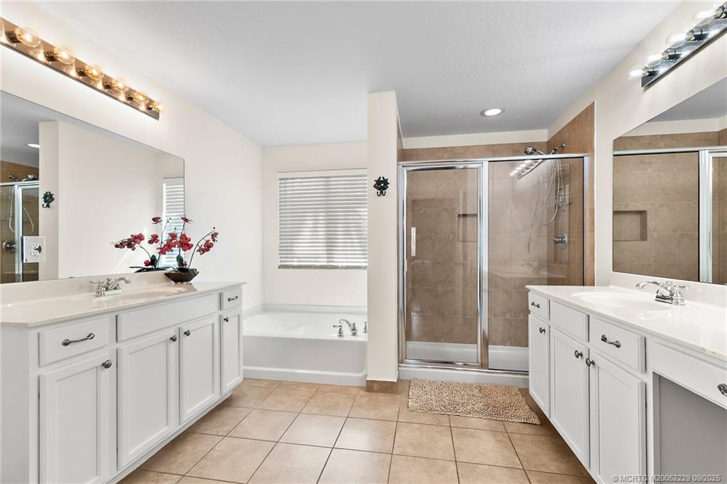 5338 SW Longspur Lane