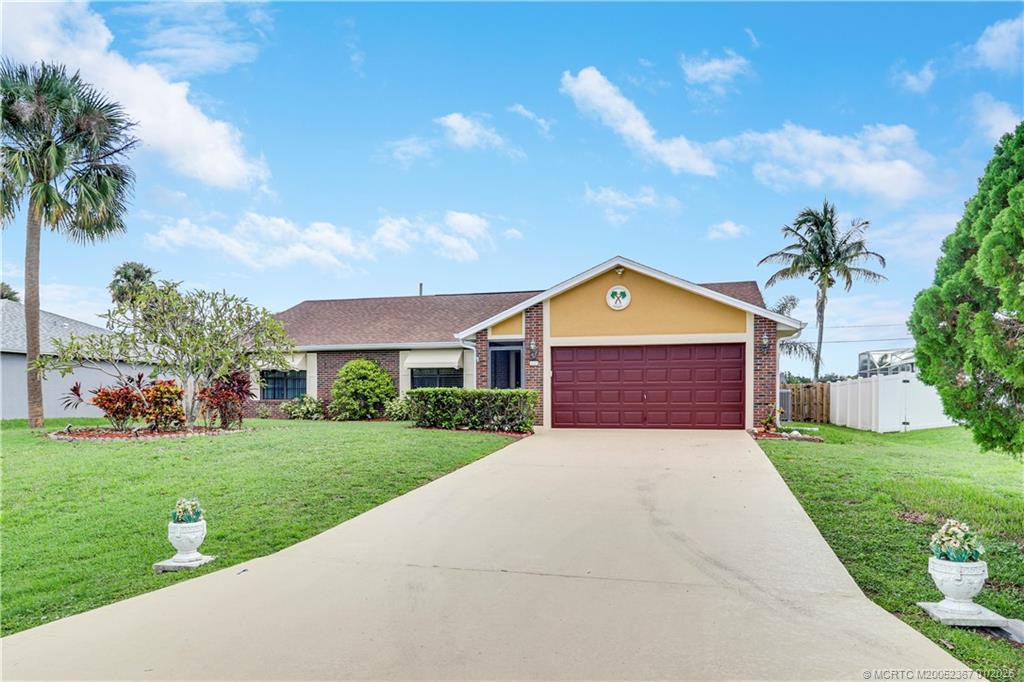 2621 SW Cadet Circle