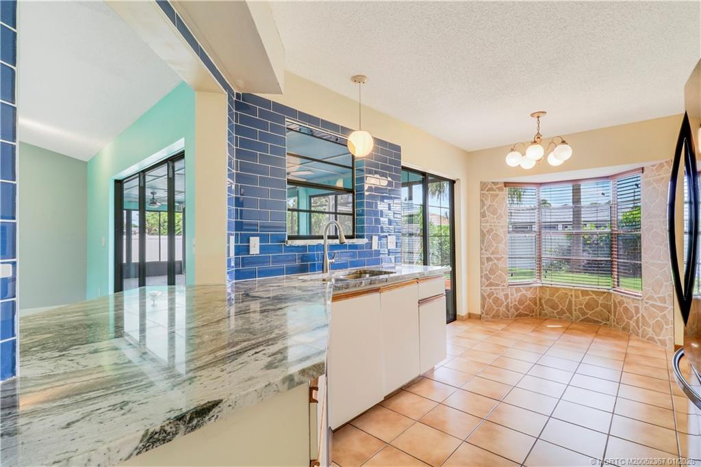 2621 SW Cadet Circle