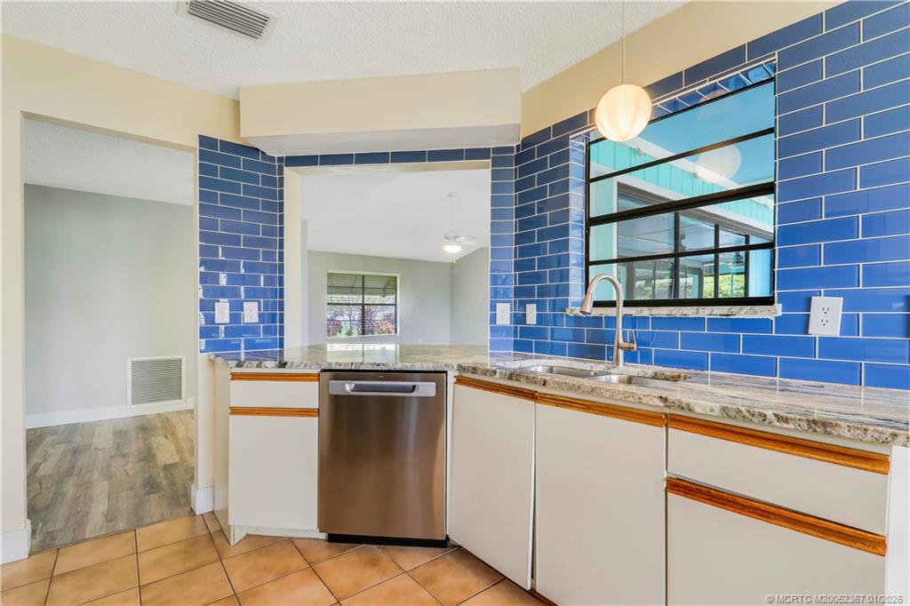 2621 SW Cadet Circle