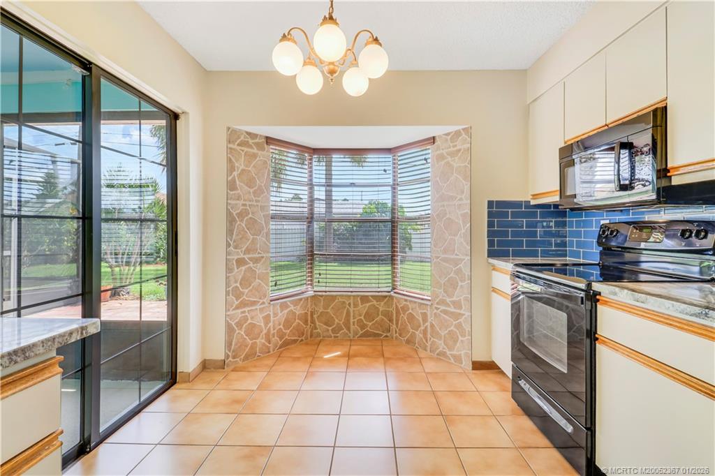 2621 SW Cadet Circle