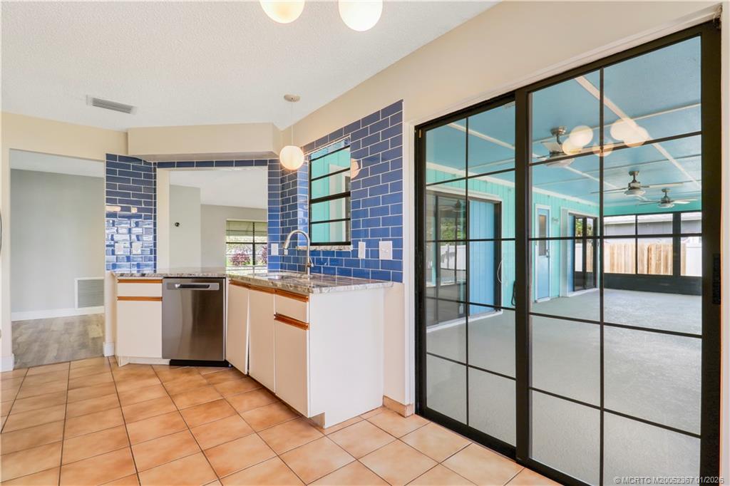 2621 SW Cadet Circle