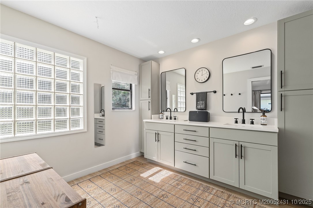 2239 SW Danforth Circle