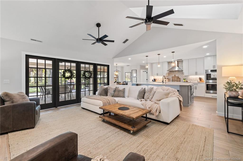 2239 SW Danforth Circle