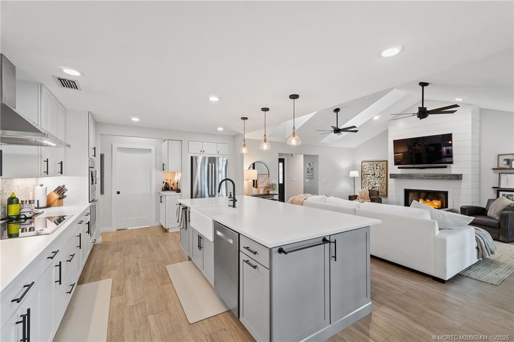 2239 SW Danforth Circle