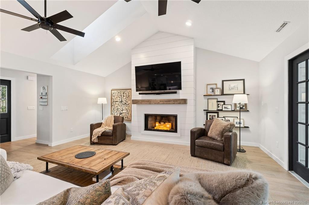 2239 SW Danforth Circle