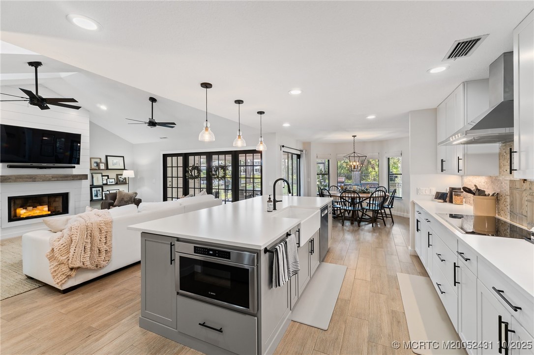 2239 SW Danforth Circle