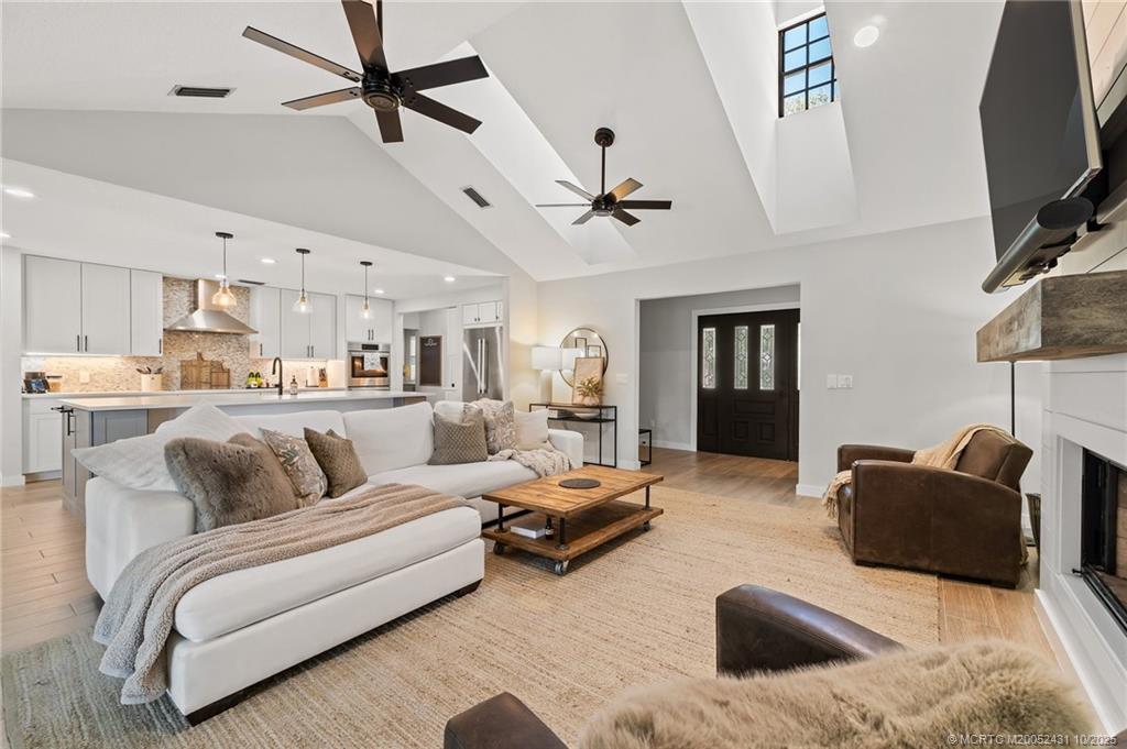 2239 SW Danforth Circle