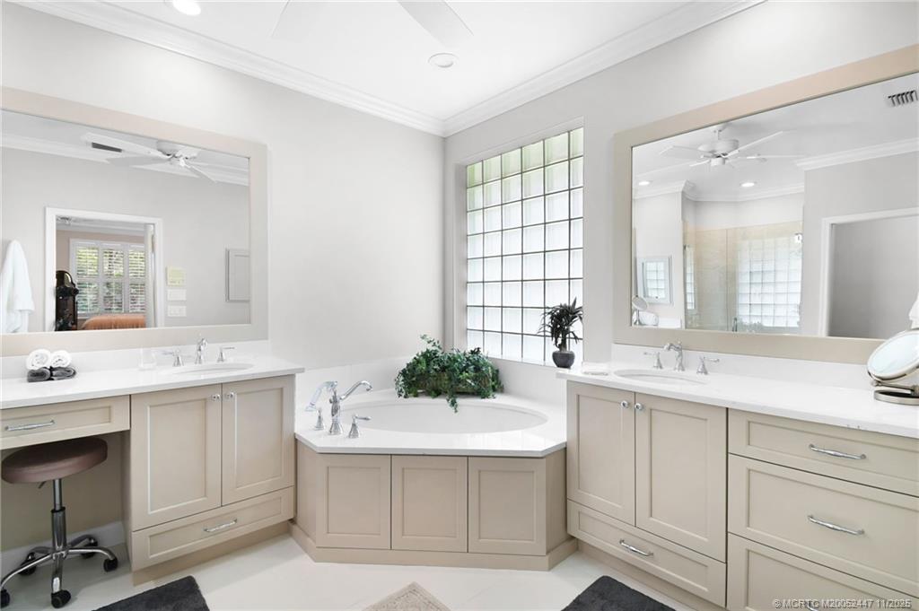 3641 SE Cambridge Drive