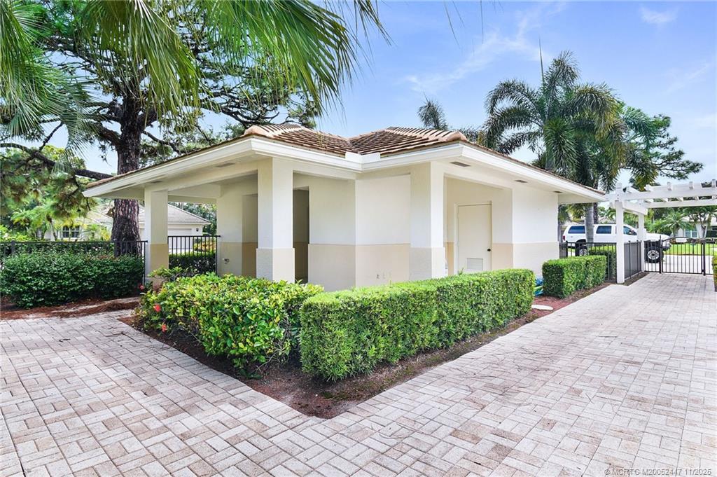 3641 SE Cambridge Drive