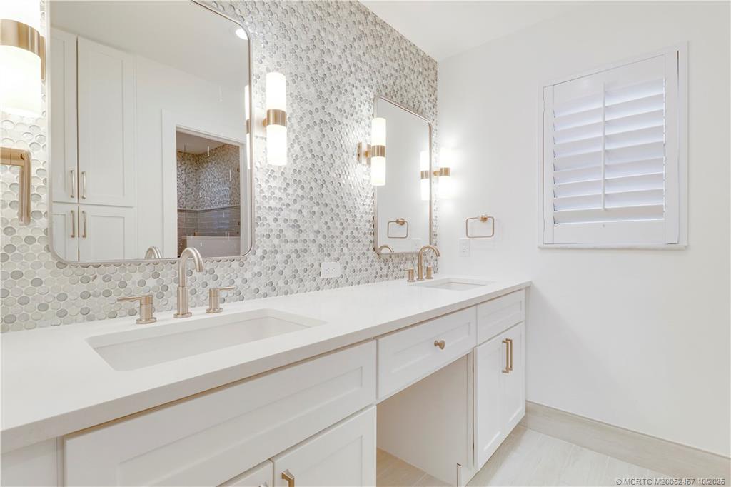 3774 SW Pheasant Run