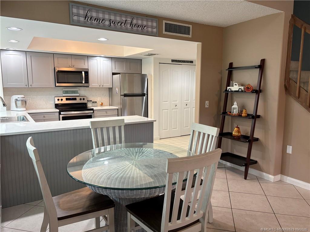 3566 SW Sunset Trace Circle