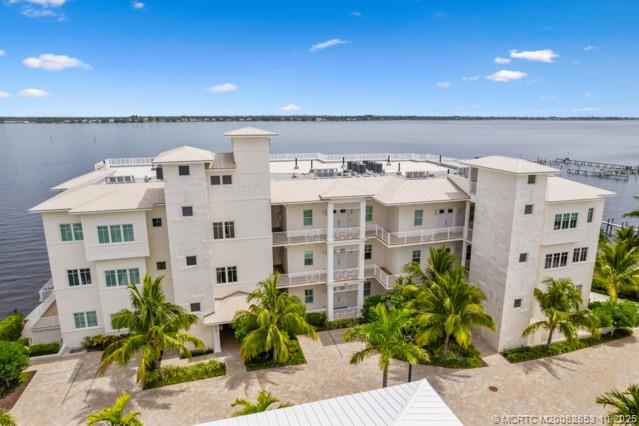 51 SE Seminole Street 305