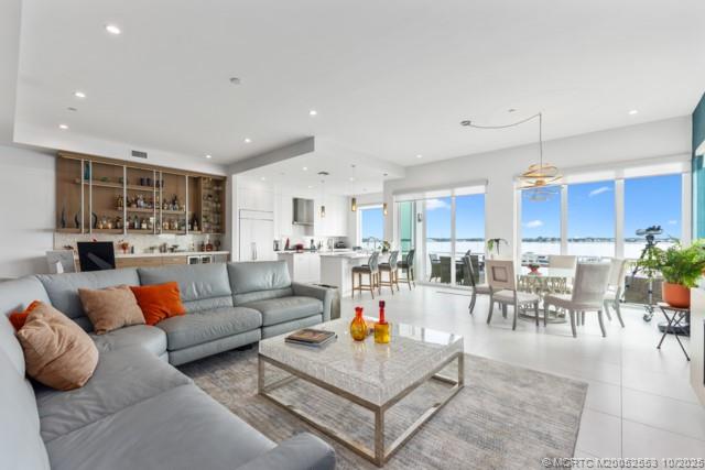 51 SE Seminole Street 305