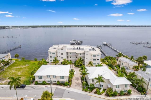 51 SE Seminole Street 305