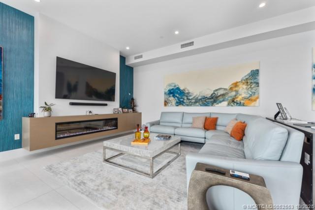 51 SE Seminole Street 305