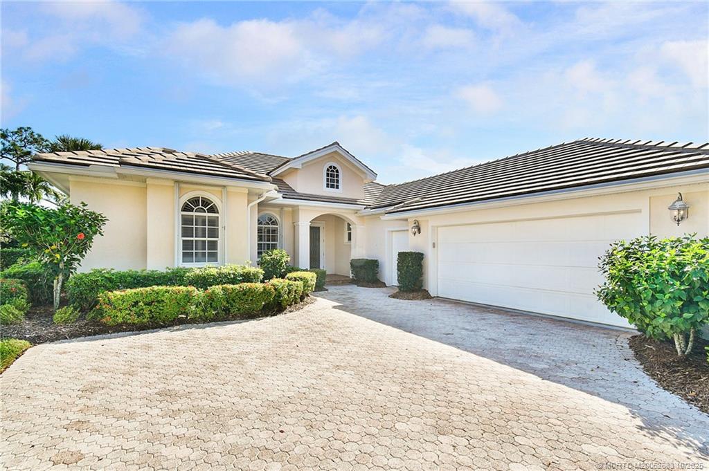 4381 SE Coventry Lane