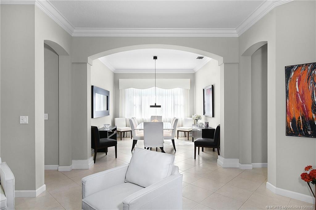 4381 SE Coventry Lane