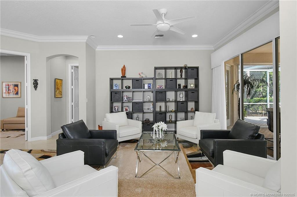 4381 SE Coventry Lane