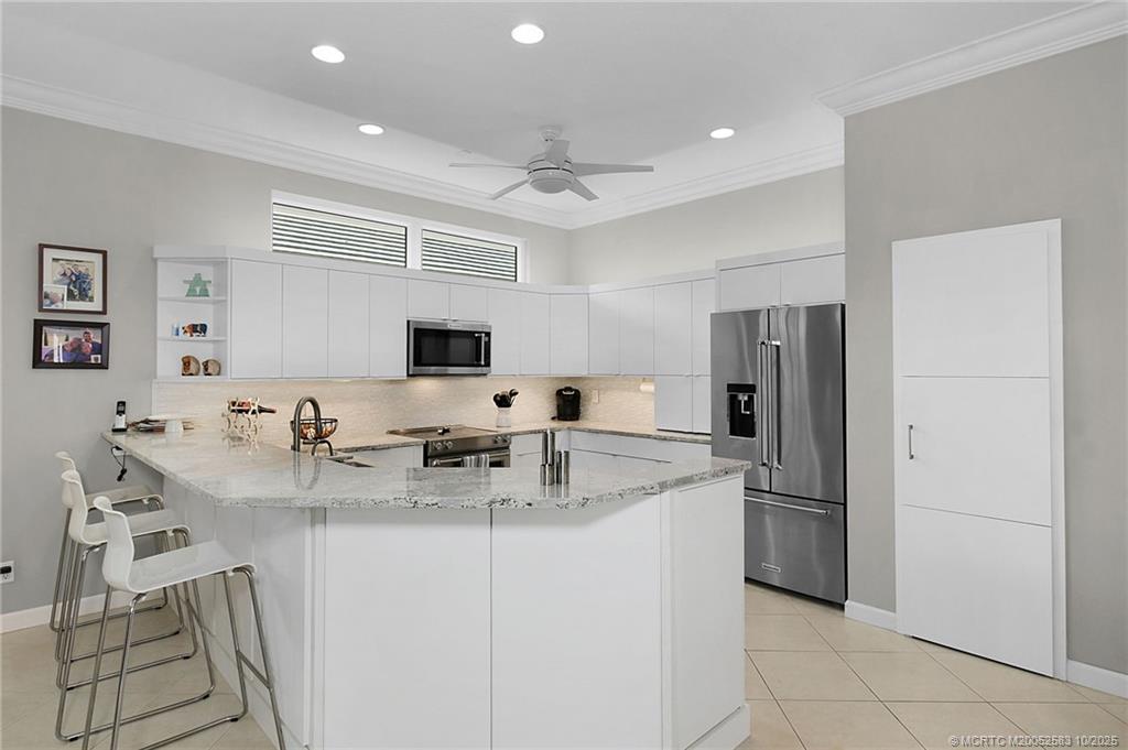 4381 SE Coventry Lane