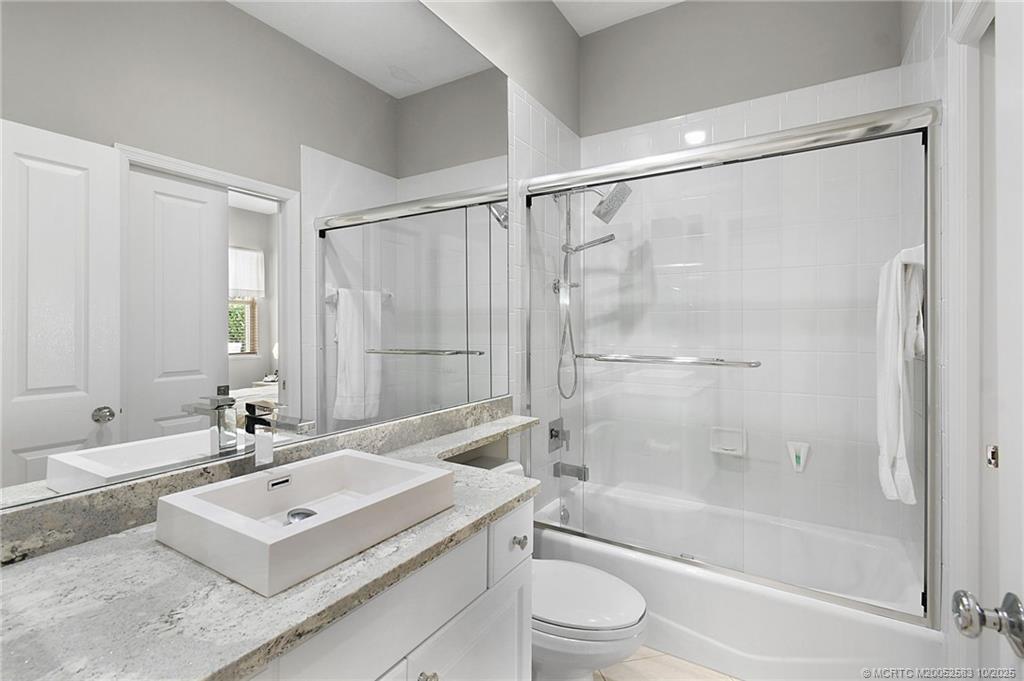 4381 SE Coventry Lane