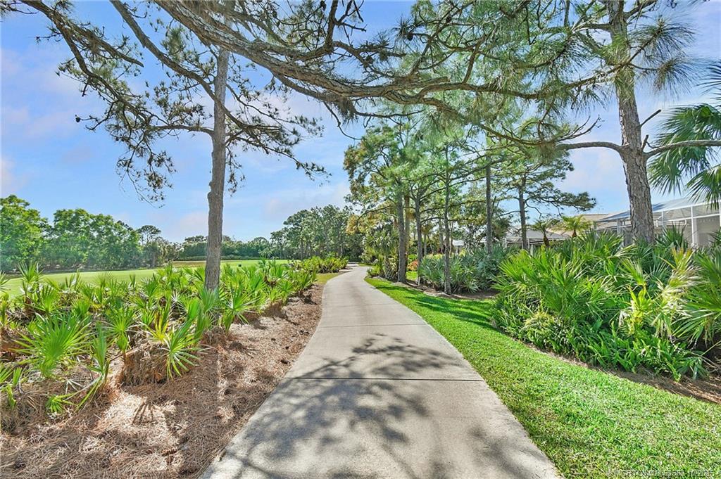 4381 SE Coventry Lane