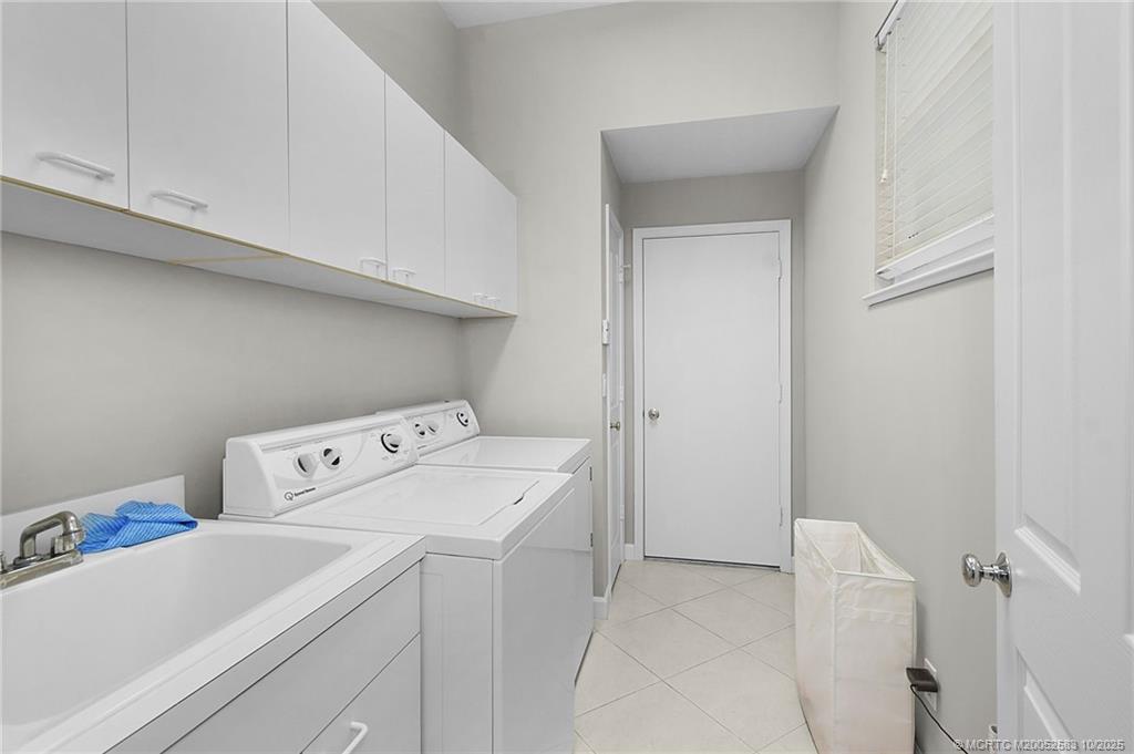 4381 SE Coventry Lane