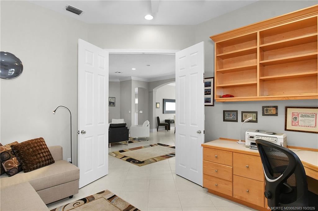 4381 SE Coventry Lane