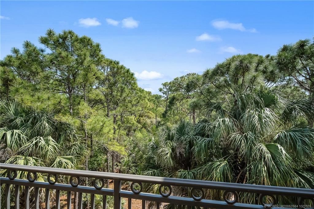 960 SE Willoughby Trace