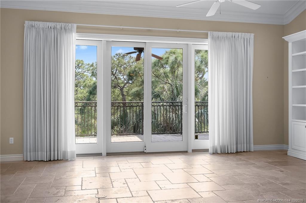 960 SE Willoughby Trace