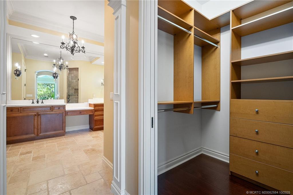 960 SE Willoughby Trace