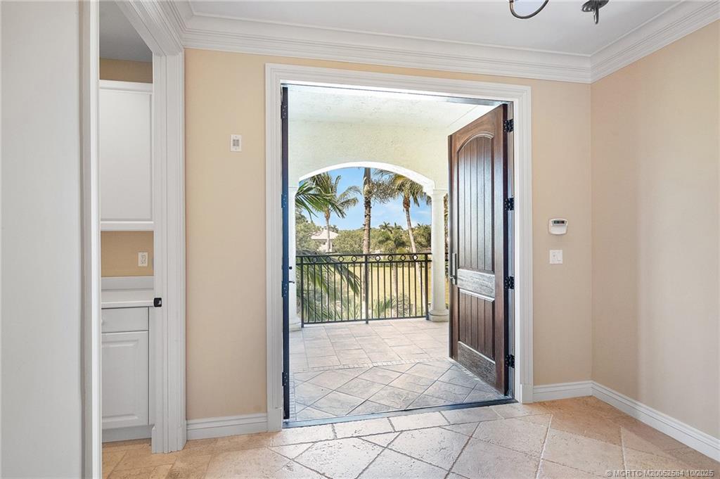 960 SE Willoughby Trace