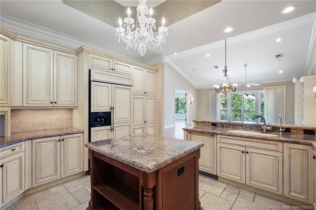 960 SE Willoughby Trace