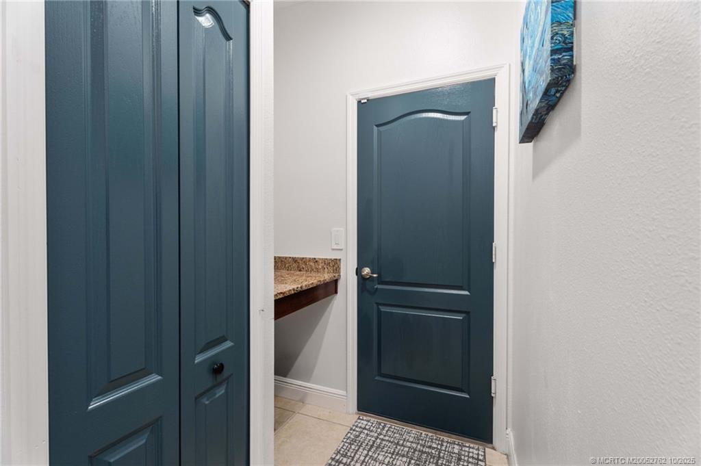 3271 SW Regatta Street