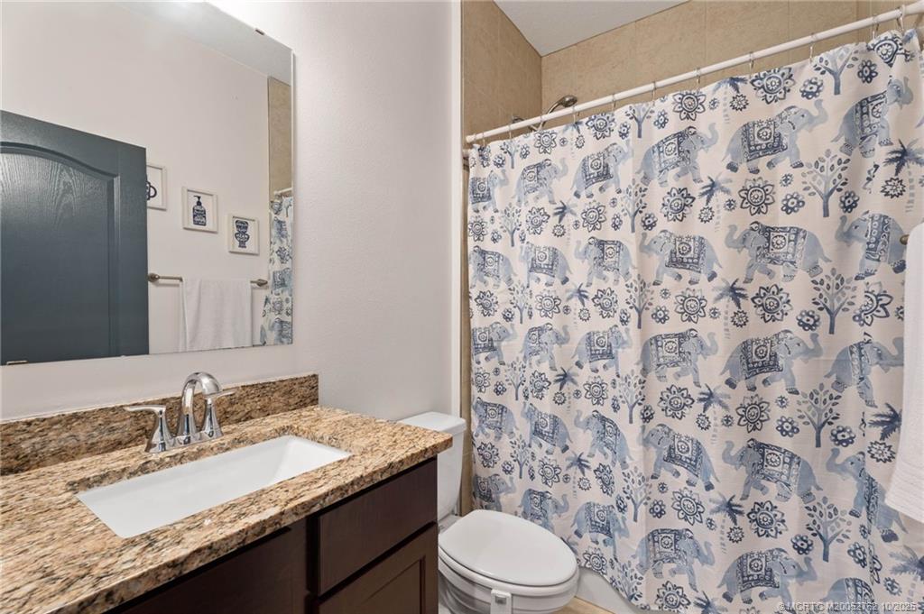 3271 SW Regatta Street