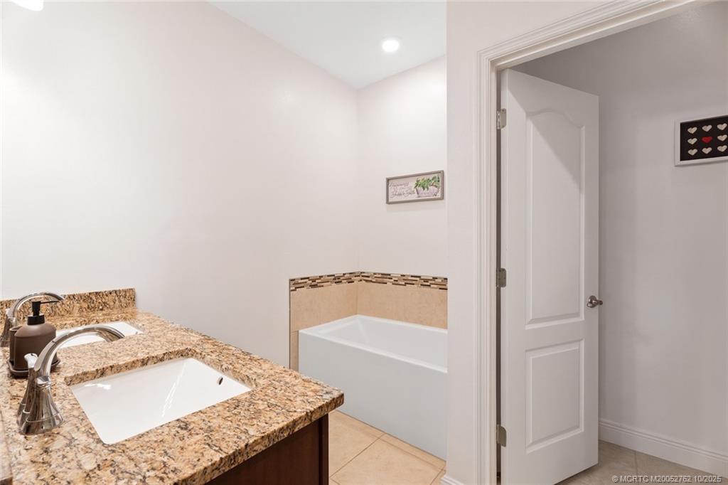 3271 SW Regatta Street