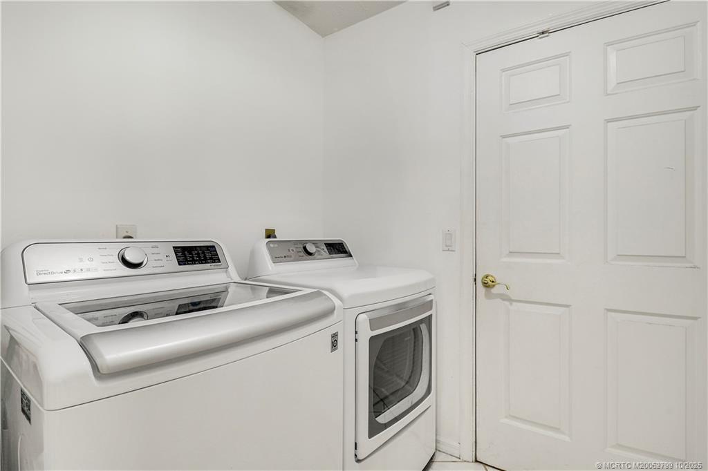 1692 SE Mariner Lane