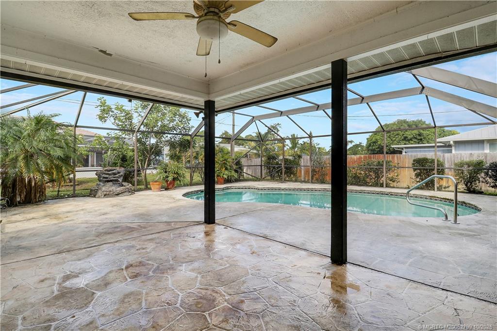 1692 SE Mariner Lane