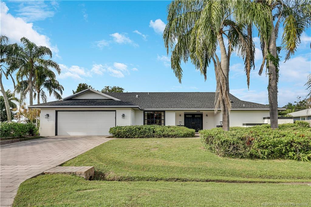 1692 SE Mariner Lane